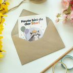Lustige Geburtstagskarte mit feierndem Waschbär|p:2021417|h:56cc3d6bc29145a5d59b59ebb7e19f6e