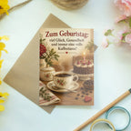 Gemütliche Geburtstagskarte für Kaffeeliebhaber mit Kuchen|p:2021699|h:01c8c3462fcb7282e0ca6c3c033b9f3f