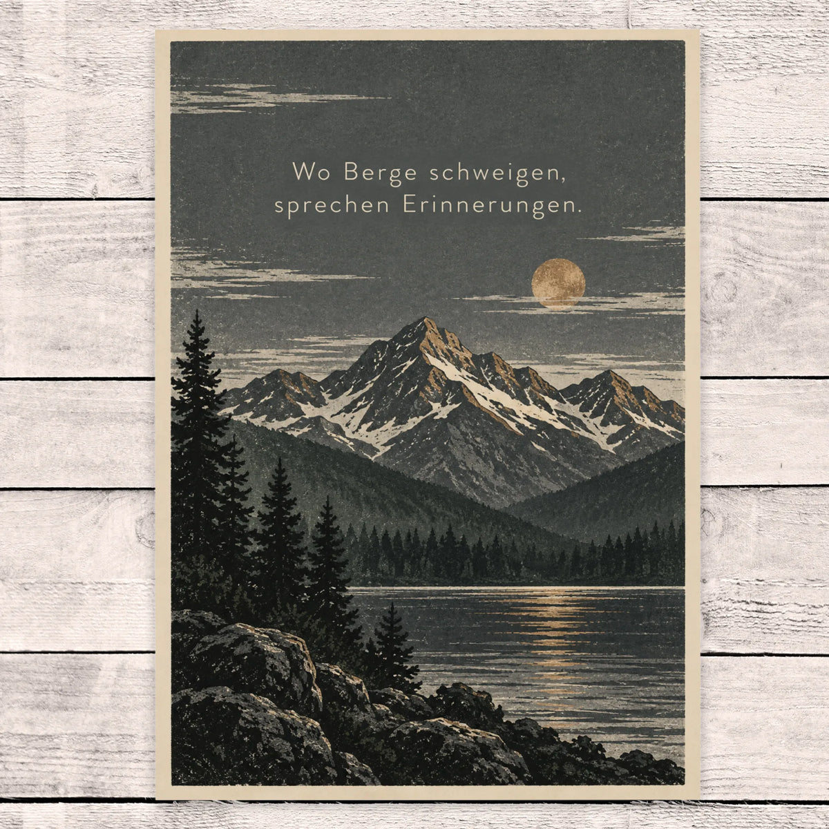 Stille Trauerkarte mit Bergen für ehrendes Gedenken