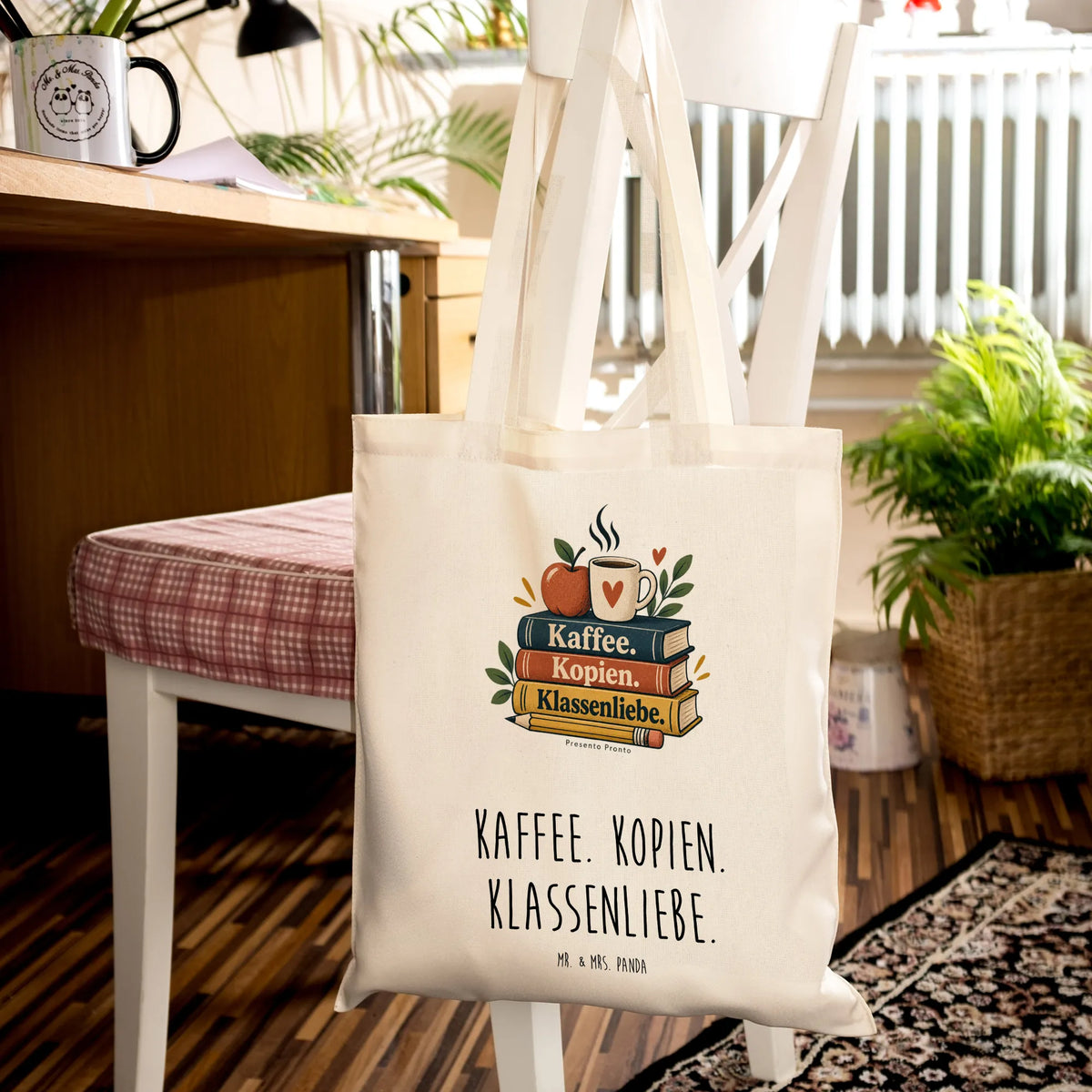 Lustige Tasche für Lehrer mit Büchern Kaffee und Apfel
