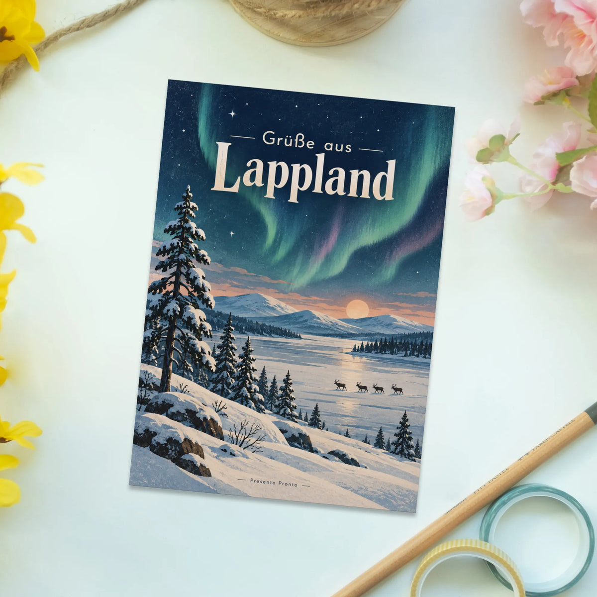 Stimmungsvolle Grüße aus Lappland Postkarte mit Nordlichtern