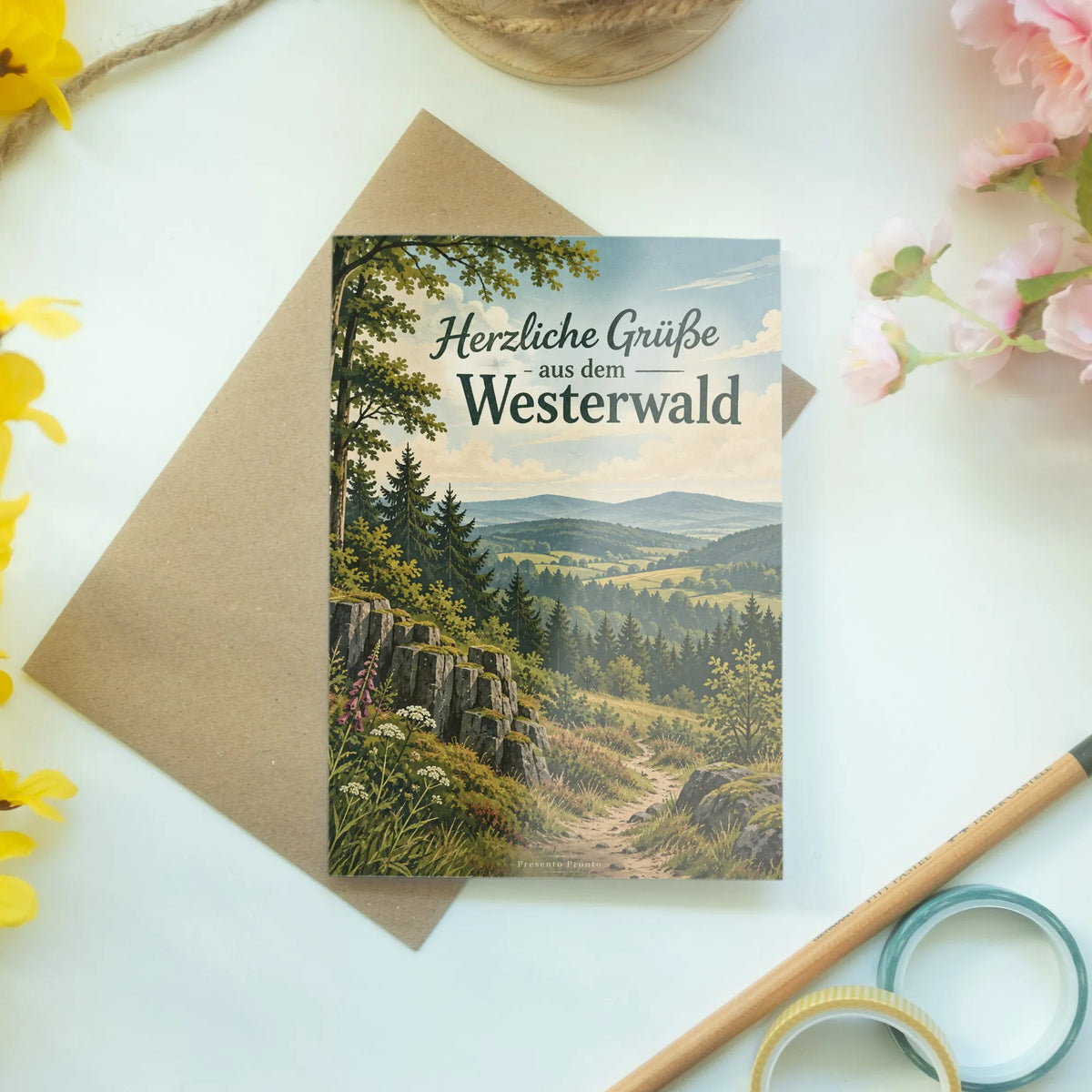 Herzliche Grußkarte aus dem Westerwald mit Waldhügeln