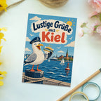 Lustige Grüße aus Kiel Postkarte mit Möwe|p:2023520|h:d78d8bc13c377498394dd09593d5d497